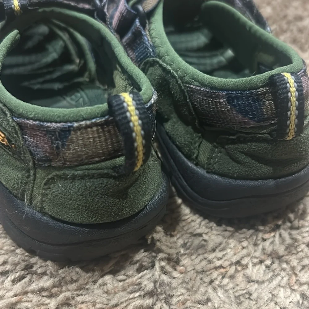 Keen comfortable outdoor